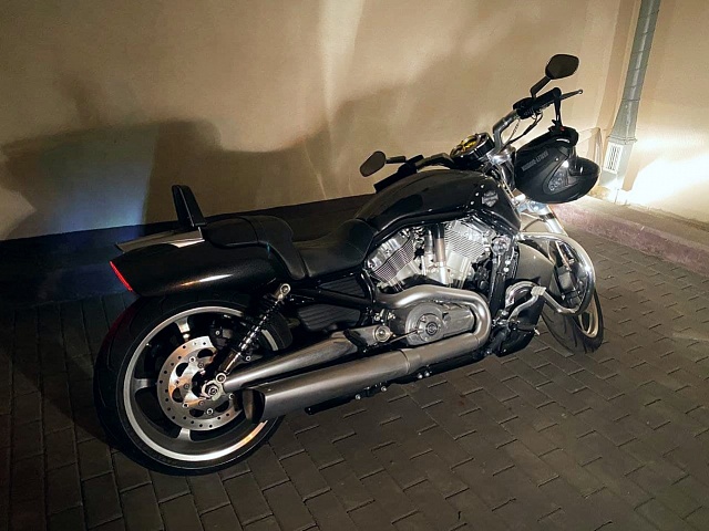 Harley Davidson - Установка аккумулятора